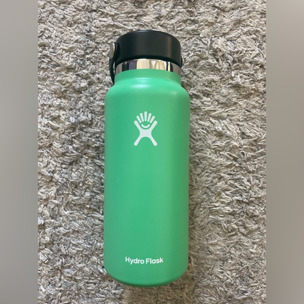 Hydro Flask 32 oz wide mouth Green Water Bottle